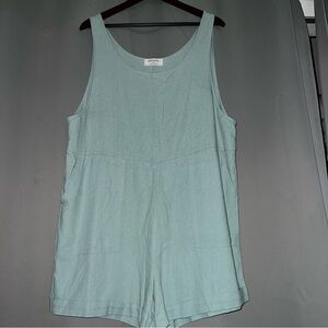 Zenana romper with pockets. Size large.